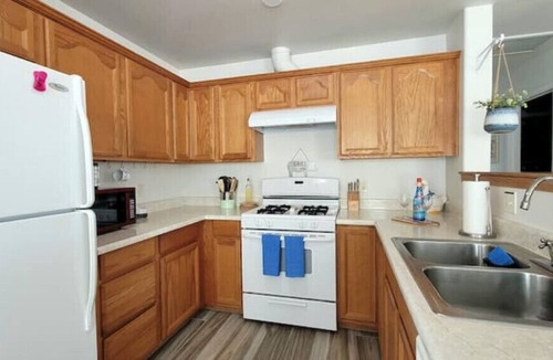 Lake Isabella Cottage | Casita Isa is located 1 mile from the Lake!