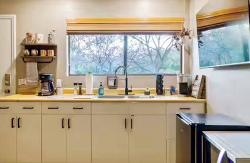 Three Rivers Apartment | Casita Kaweah - The perfect space for two!