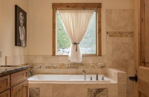 Mountain View Estates Ski Chalet | Castle Cabin - Custom Vacation Home