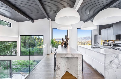 Hollywood Hills House | Caverna Estate - Luxury Hollywood Hills Estate w/Pool, Spa & Panoramic Views