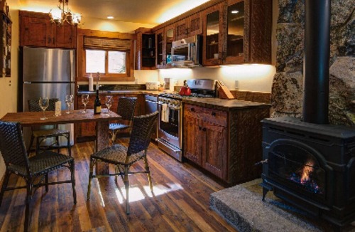 Tahoe Vista Hotel | Cedar Glen Lodge