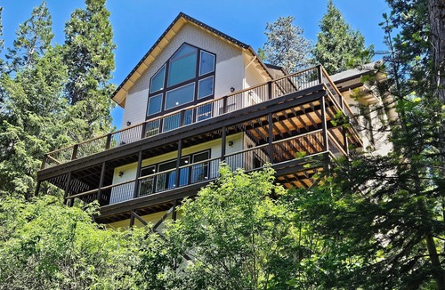 Mi-Wuk Village Cabin | Cedar Rock Cabin: 3 bedroom in Mi-Wuk Village