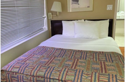 North Whisman Hotel | Celebrate Super Bowl Weekend at Days Inn by Wyndham Mountain View!