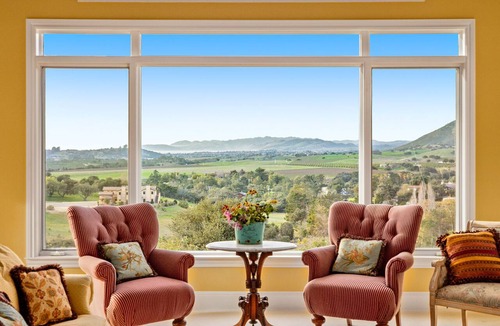 Callender House | Central Coast Luxury Estate with Pool, Professional Putting Green, & Pickleball