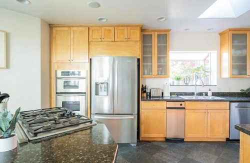 Westwood House | Central LA Luxe w/Resort Style Pool & HotTub