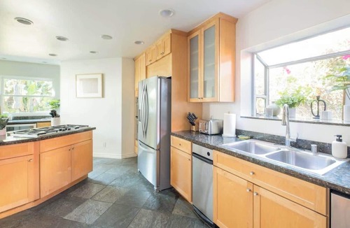 Westwood House | Central LA Luxe w/Resort Style Pool & HotTub