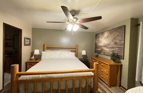 Mammoth Lakes Condo | Centrally Located, Walk to shuttle stops and grocery stores, Sleeps 6