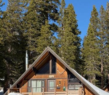 Mammoth Lakes Ski Chalet | Chalet 02 by Mammoth Mountain Chalets