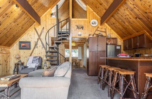 Mammoth Lakes Ski Chalet | Chalet 02 by Mammoth Mountain Chalets