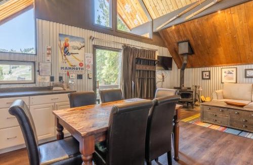 Mammoth Lakes Ski Chalet | Chalet 05 by Mammoth Mountain Chalets