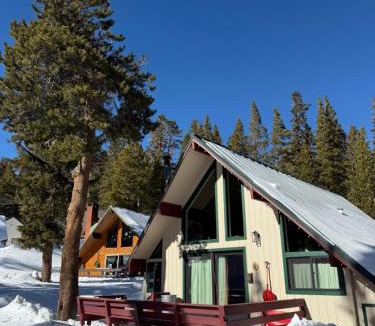 Mammoth Lakes Ski Chalet | Chalet 06 by Mammoth Mountain Chalets