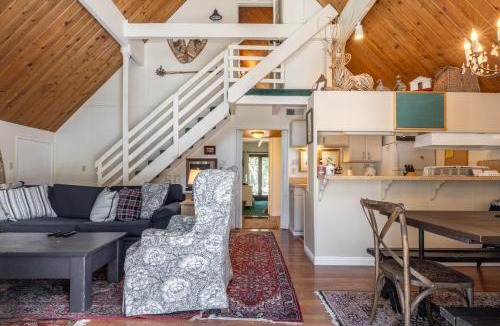 Mammoth Lakes Ski Chalet | Chalet 14 by Mammoth Mountain Chalets