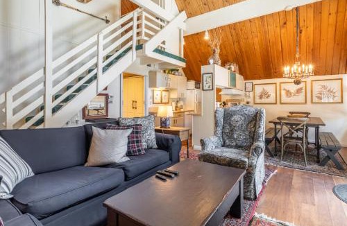 Mammoth Lakes Ski Chalet | Chalet 14 by Mammoth Mountain Chalets
