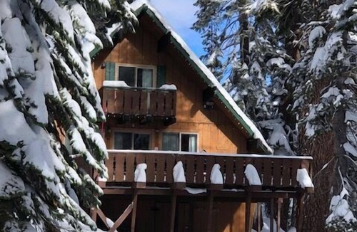 Mammoth Lakes Ski Chalet | Chalet #21, Slope Side Ski in Ski Out Spacious Fam