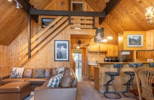 Mammoth Lakes Ski Chalet | Chalet 23 by Mammoth Mountain Chalets