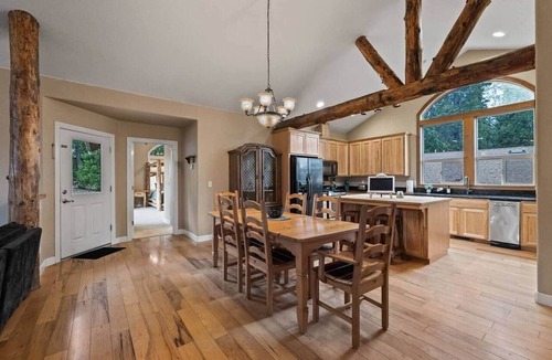 Mi-Wuk Village House | Chalet di Montagna ~ Spacious house in the pines
