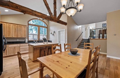 Mi-Wuk Village House | Chalet di Montagna ~ Spacious house in the pines