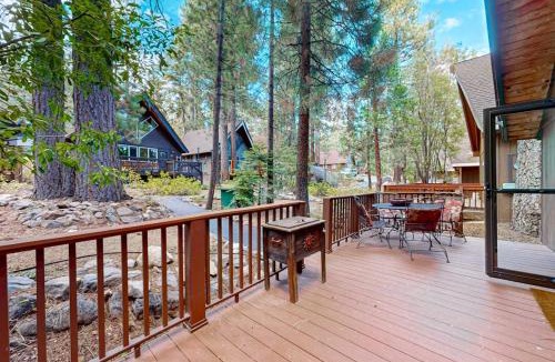Incline Village House | Chalet-style Townhome with Fireplace Deck Near Ski Resort Incline Village