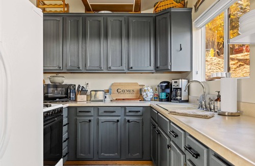 Green Valley Lake House | Chalet Vino | Close to Snow Valley Mountain Resort