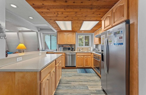 Carnelian Bay Ski Chalet | Chalet with Large Deck, Ping Pong Table, Spacious Bunk Room