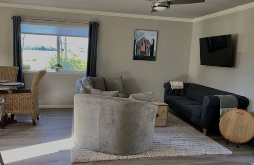Santa Rosa Cottage | Chalk Hill Cottage Wine Country Getaway/Quiet Vineyard View