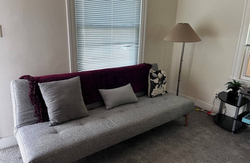 Oakland Cottage | Charming 1-bedroom cottage in Oakland with WiFi, AC