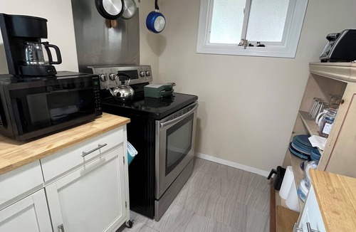 Tower District House | Charming 1-bedroom house in fantastic Fresno Tower District with WiFi, AC