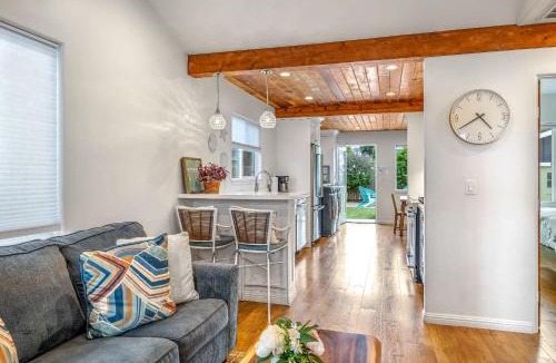 Seaside House | Charming 2 BDR Seaside Cottage - 5 Min to Beach