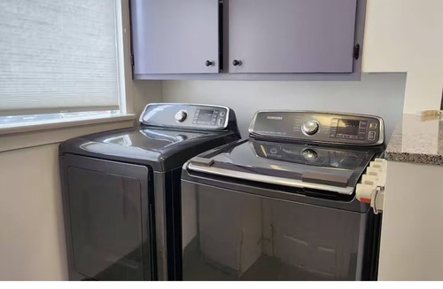 South Pasadena Apartment | Charming 2-bedroom 1 Bath apartment in peaceful South Pasadena with kingsize bed