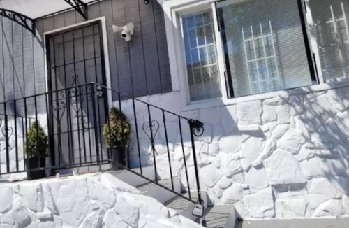 Oakland Apartment | Charming 2-bedroom apartment with WiFi, AC in nice Oakland