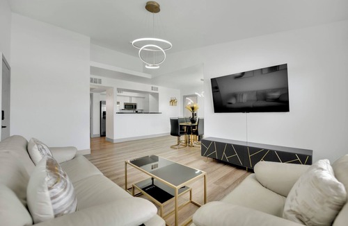 Spring Valley Condo | Charming 2-bedroom condo near to Strip