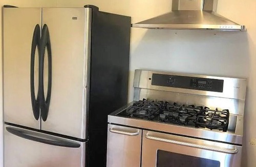 Hillsdale House | Charming 2-bedroom house in beautiful San Mateo perfect for relaxing