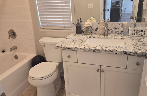 Hanford House | Charming 2-bedroom house with fitness room, WiFi in enjoyable Hanford