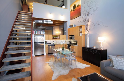 West San Jose Apartment | Charming 2-bedroom Loft on Santana Row with WiFi, AC