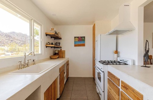 Joshua Tree House | Charming 2-bedroom house, prime location in Joshua Tree