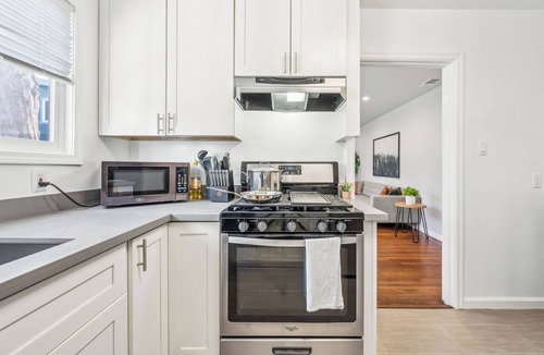 Burlingame Terrace Apartment | Charming 2BR/1BA Apt in Burlingame, Close to SFO