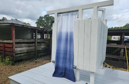 Keystone Heights House | Charming 2BR RV w/ AC, Near Lakes & Parks — Perfect for Families