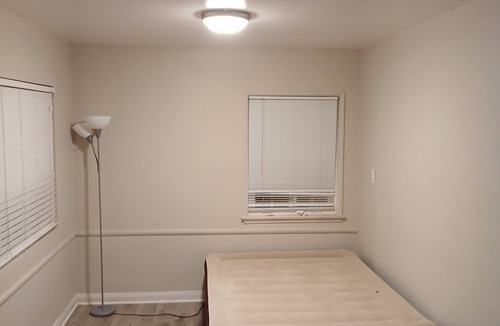 Santa Fe Springs House | Charming 3-bedroom house with WiFi, AC in nice Santa Fe Springs
