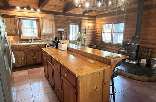 Tahoe Pines Cabin | Charming 3-bedroom cabin in fabulous Homewood.Come make Lake Tahoe memories