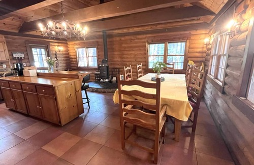 Tahoe Pines Cabin | Charming 3-bedroom cabin in fabulous Homewood.Come make Lake Tahoe memories