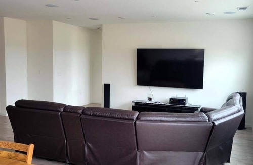 Hollister House | Charming 3-bedroom house in tranquil Hollister with AC