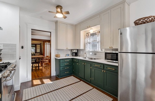 Tower District House | Charming 3-bedroom house with WiFi, AC in fantastic Fresno
