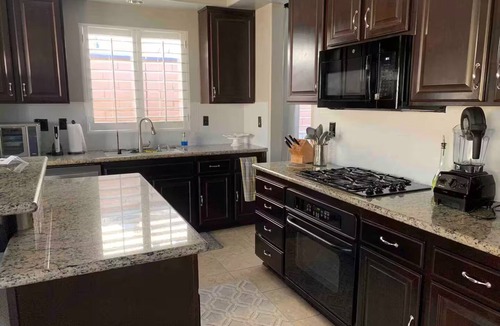 Indio House | Charming 3-bedroom house with AC in tranquil Indio with private pool