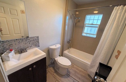 Los Angeles House | Charming 3-bedroom house in Los Angeles perfect for your stay