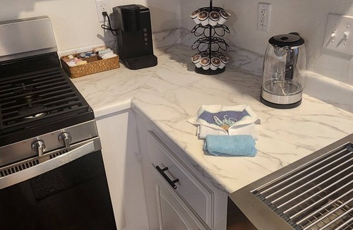 Paso Robles House | Charming 3-bedroom 2 bath house. 2 king suites, attached baths. 6 car parking.