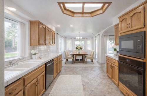 Raisin House | Charming 3 bedroom Yorktown Garden home close to everything possible.