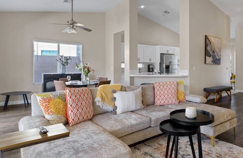 Paradise House | Charming 3BD Residence Just 5 Minutes from Las Vegas Airport