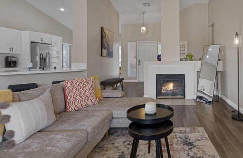 Paradise House | Charming 3BD Residence Just 5 Minutes from Las Vegas Airport