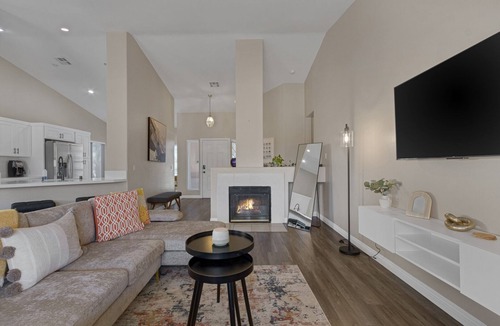 Paradise House | Charming 3BD Residence Just 5 Minutes from Las Vegas Airport