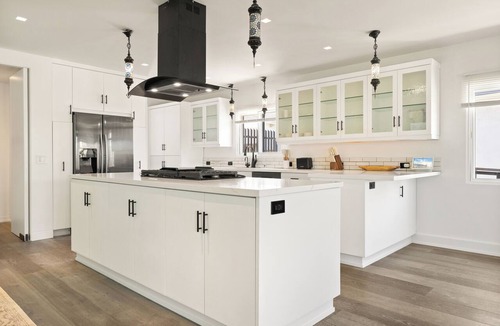 El Segundo House | Charming 3BR/2.5BA El Segundo Home w/Hot Tub + W/D